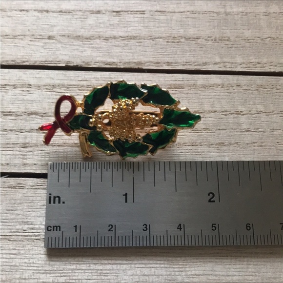 Vintage Christmas Enamel & Metal Brooch Bundle - Picture 9 of 9